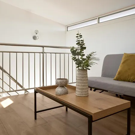 Stefania Aparthotel