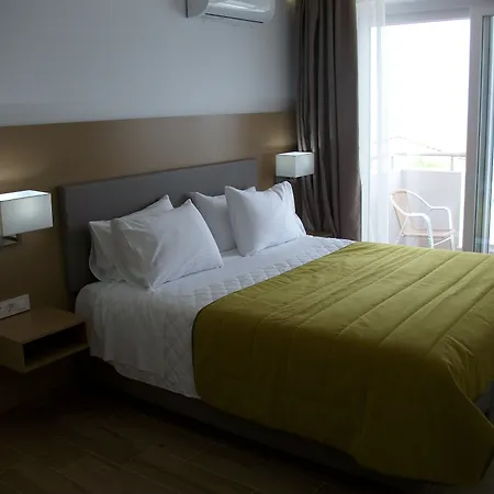 Aparthotel Stefania 4*
