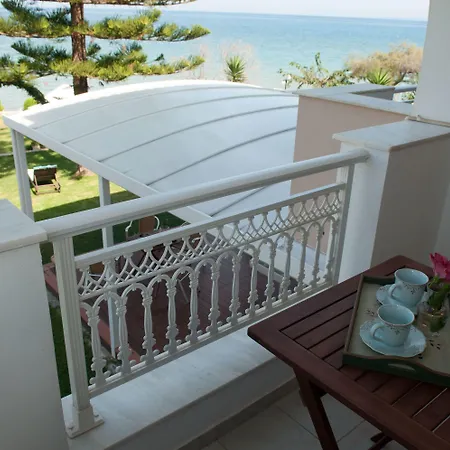 Stefania Aparthotel 4*