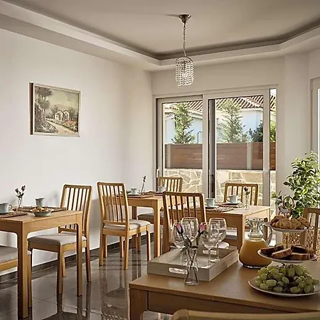 Stefania Apartmanhotel 4*