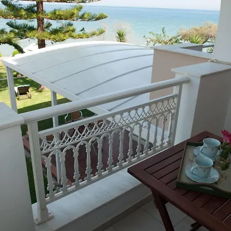 Stefania Aparthotel 2*