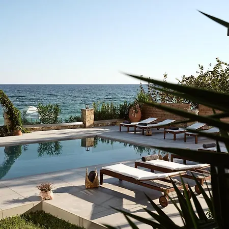 στεφανία Ξενοδοχείο με διαμερίσματα 4*